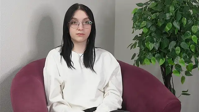 AmyDilox online show from 1, 12, 2025