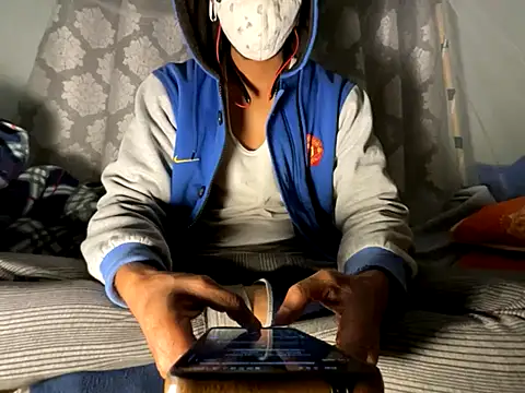 hunterboy2001 online show from 30, 11, 2025