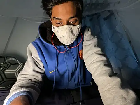 hunterboy2001 online show from 18, 12, 2025