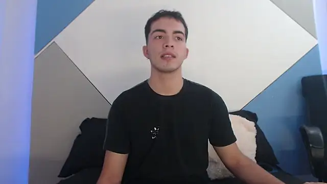 Snapshot of Bruno_steel1 chatting on 2, 12, 2025 Bruno steel1 online show from 2, 12, 2025