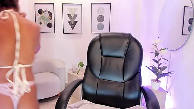 Snapshot of alana_martiins chatting on 27, 3, 2026 alana martiins online show from 27, 3, 2026