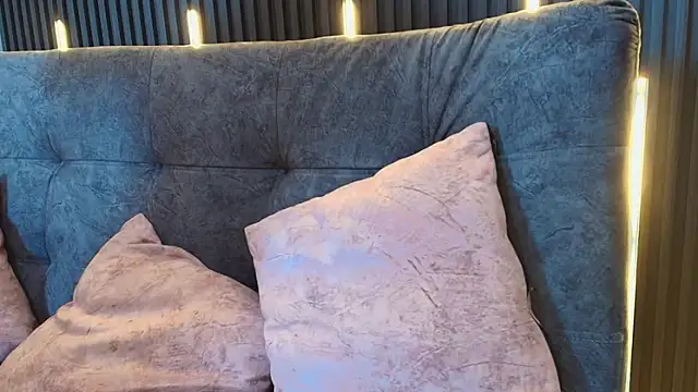 brunette candyy  online show from 9, 3, 2026