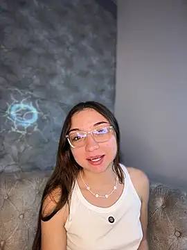 Mia Luxor online show from 16, 7, 2026