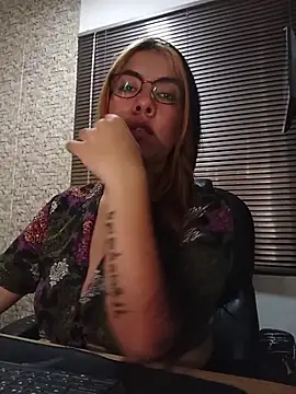 mia torress  online show from 1, 12, 2025