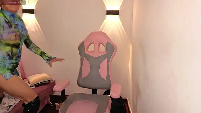 Ivonne ferrer   online show from 1, 12, 2025