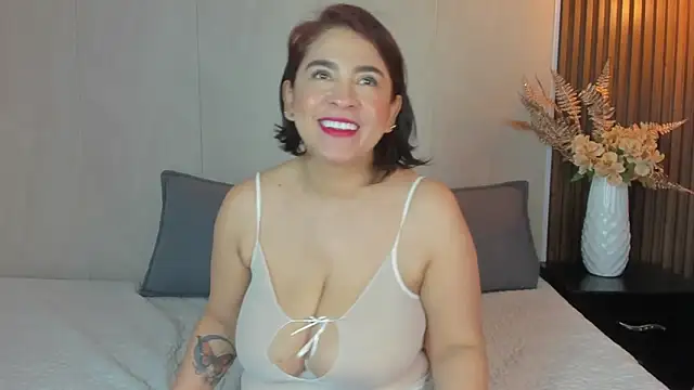 Snapshot of Meggan_Moree chatting on 10, 2, 2026 Meggan Moree online show from 10, 2, 2026