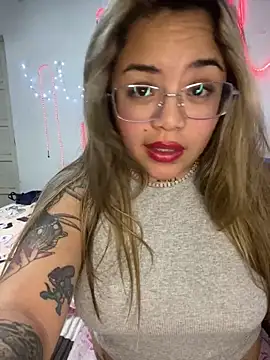 Lindalatina2001 online show from 28, 5, 2026