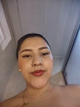 Julia-Blair online show from 7, 5, 2026