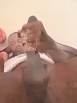 Snapshot of chico2246 chatting on 30, 11, 2025 chico2246 online show from 30, 11, 2025