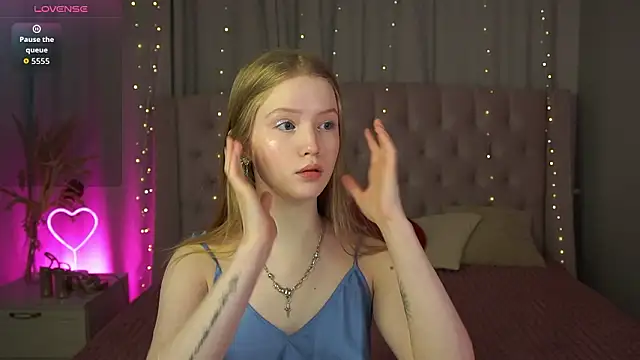 LilianHoward online show from 5, 2, 2026