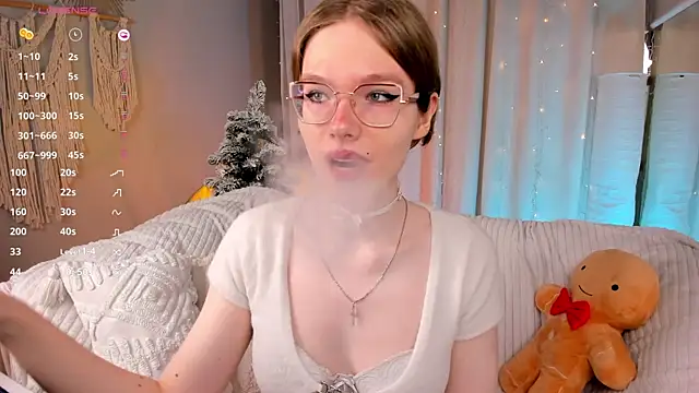 Snapshot of AnGee_ chatting on 21, 12, 2025 AnGee online show from 21, 12, 2025