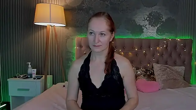 JasmineeSky online show from 4, 12, 2025