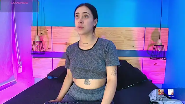 Snapshot of Ariana_collinss chatting on 8, 5, 2026 Ariana collinss online show from 8, 5, 2026