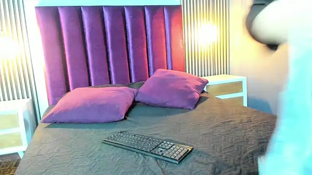 Ariana collinss online show from 24, 2, 2026