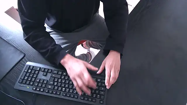 TRESBONNEBITE online show from 18, 12, 2025