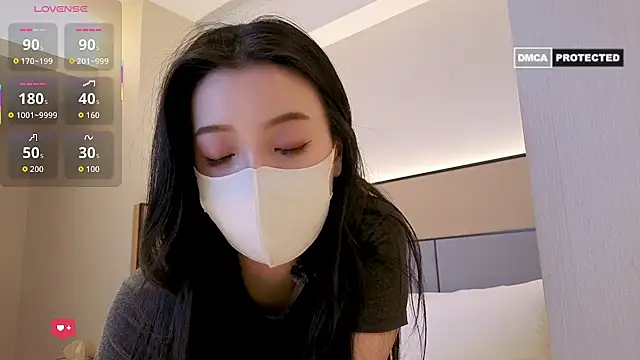 nayomi 34f online show from 13, 4, 2026