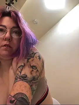 toxic-and-stuffy online show from 1, 12, 2025