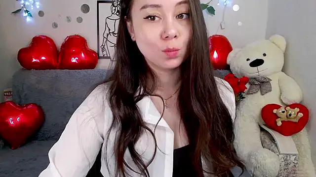 AlinaEleven online show from 17, 4, 2026