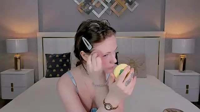 YONA WINK online show from 25, 3, 2026