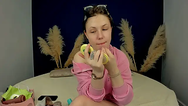 YONA WINK online show from 21, 3, 2026