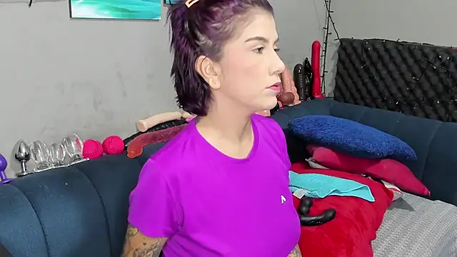 Shadia Squirt online show from 18, 9, 2025