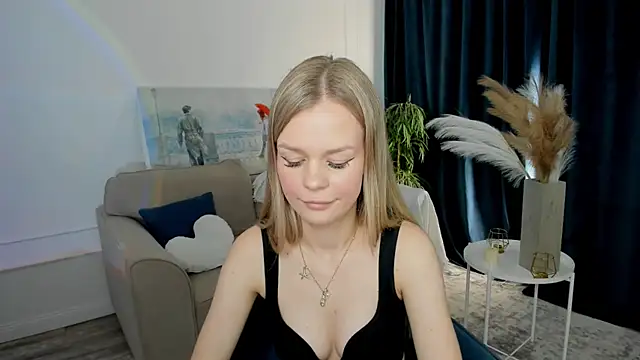 MidnighteAura online show from 14, 6, 2026