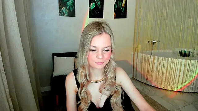 MidnighteAura online show from 25, 4, 2026