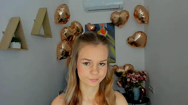 Snapshot of MidnighteAura chatting on 12, 2, 2026 MidnighteAura online show from 12, 2, 2026