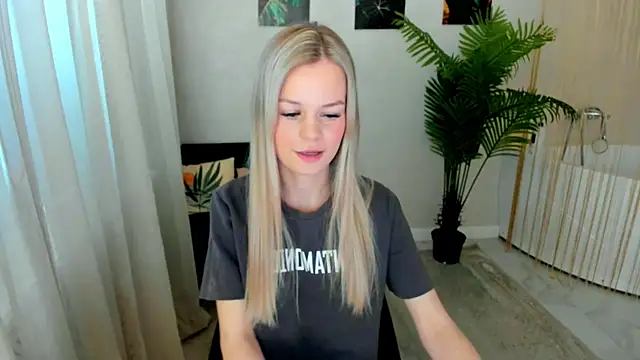 MidnighteAura online show from 6, 5, 2026