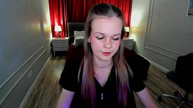 MidnighteAura online show from 18, 3, 2026