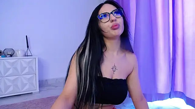 Snapshot of RavenFoxxy chatting on 16, 7, 2026 RavenFoxxy online show from 16, 7, 2026
