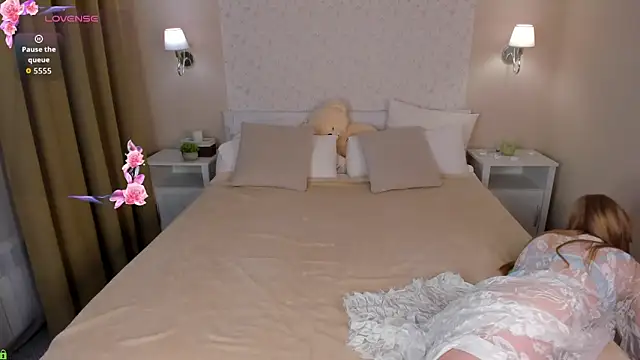 Victori Fox online show from 9, 4, 2026