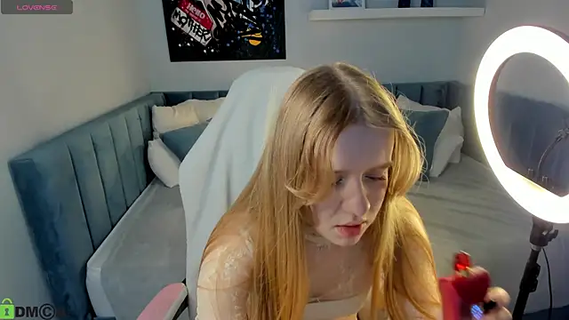 Victori Fox online show from 7, 5, 2026