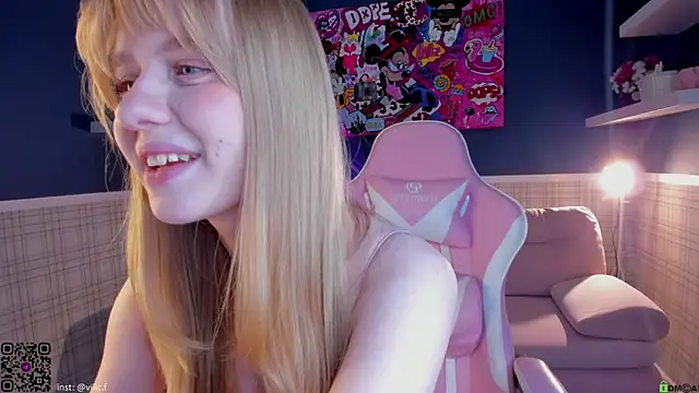 Snapshot of Victori_Fox chatting on 20, 7, 2026 Victori Fox online show from 20, 7, 2026