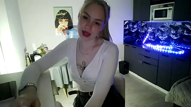 LunaPeony online show from 9, 2, 2026