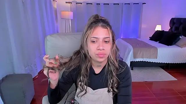 Snapshot of Zara_Wolf_ chatting on 12, 2, 2026 Zara Wolf online show from 12, 2, 2026