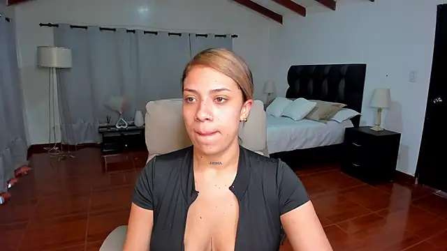 Zara Wolf  online show from 20, 12, 2025