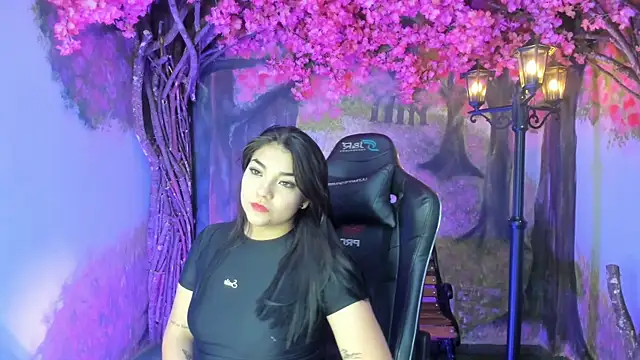 CurvyLunaX online show from 1, 12, 2025