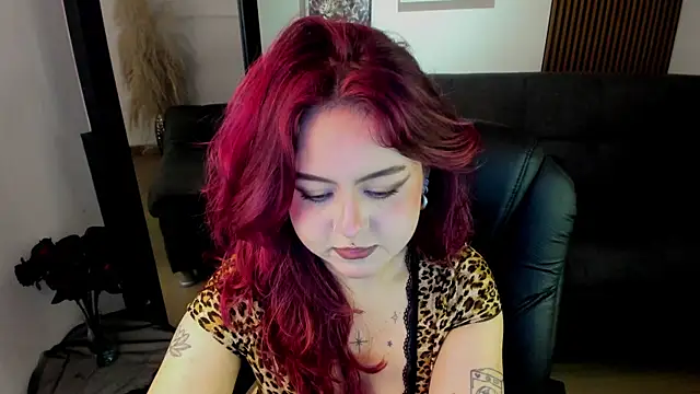 crimson velvettt online show from 16, 1, 2026