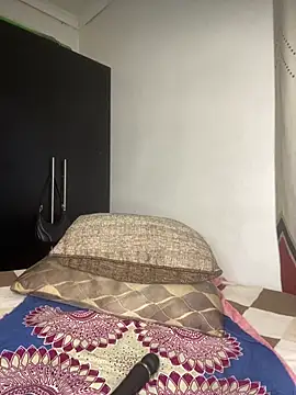 GiantClithpee online show from 25, 6, 2026