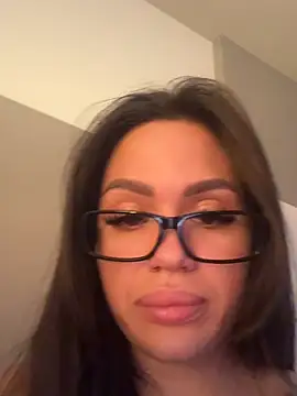 Snapshot of SiennaLuxexx chatting on 13, 7, 2026 SiennaLuxexx online show from 13, 7, 2026