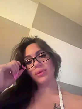 Snapshot of SiennaLuxexx chatting on 11, 7, 2026 SiennaLuxexx online show from 11, 7, 2026