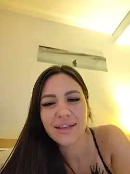 Snapshot of SiennaLuxexx chatting on 7, 6, 2026 SiennaLuxexx online show from 7, 6, 2026