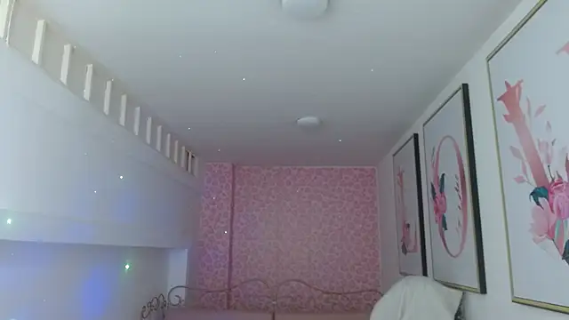 Nina harpper  online show from 11, 4, 2026