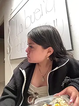 Camila Duarte2 online show from 17, 12, 2025