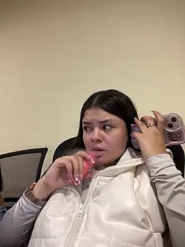 Camila Duarte2 online show from 4, 3, 2026