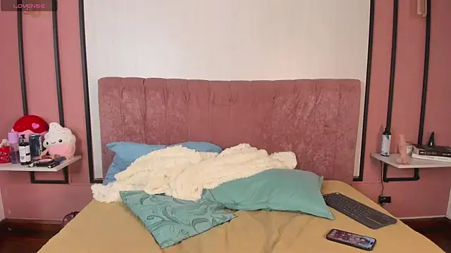 MissSavage  online show from 9, 4, 2026