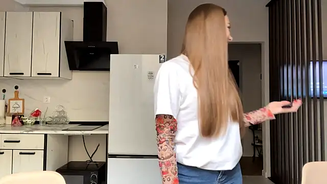 Adelle Love online show from 2, 12, 2025