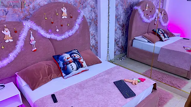 Emaa Vega online show from 14, 12, 2025