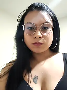 Laura Daza1 online show from 3, 12, 2025